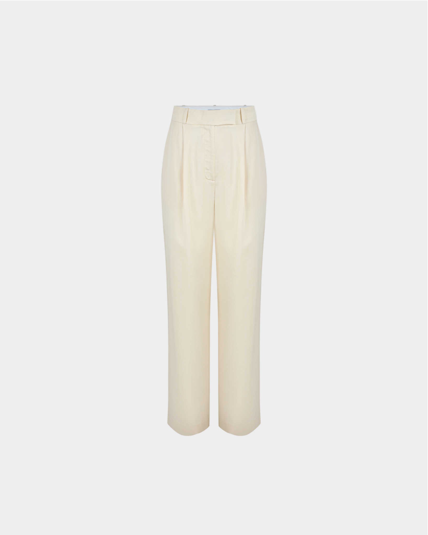 Gwyneth Pant in Summer Sand