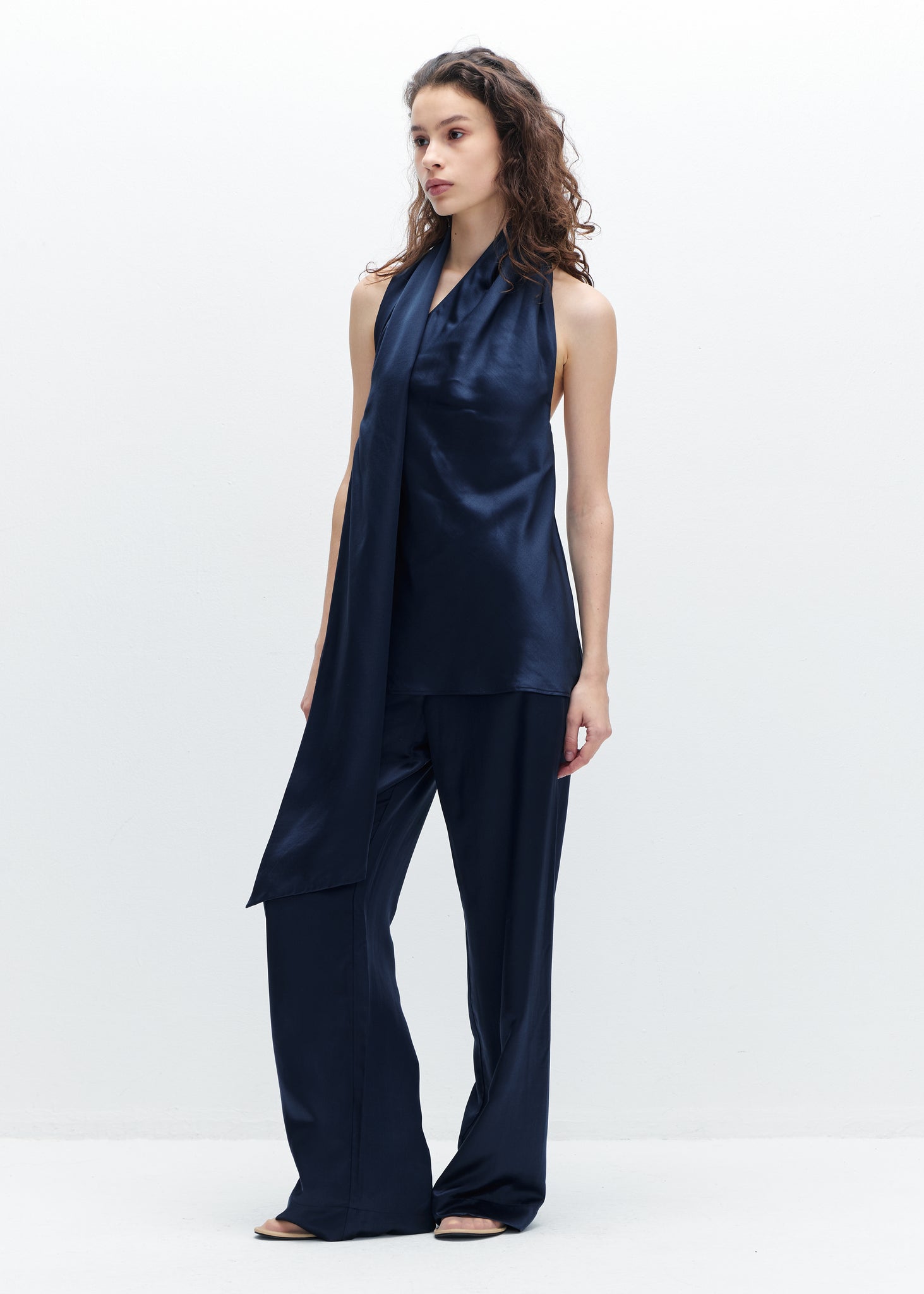 Rhiannon Pant in Sky Captain