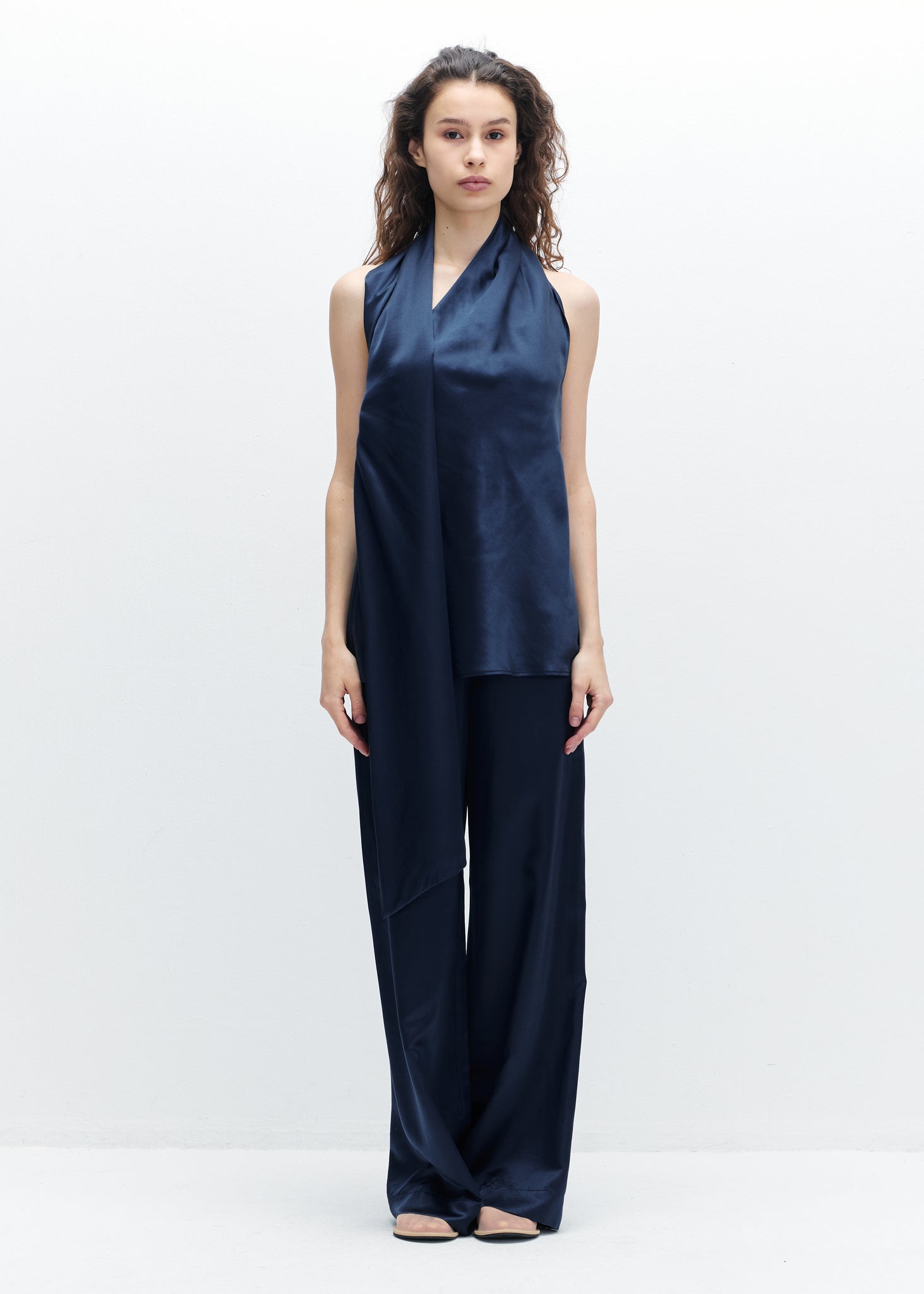 Rhiannon Pant in Sky Captain