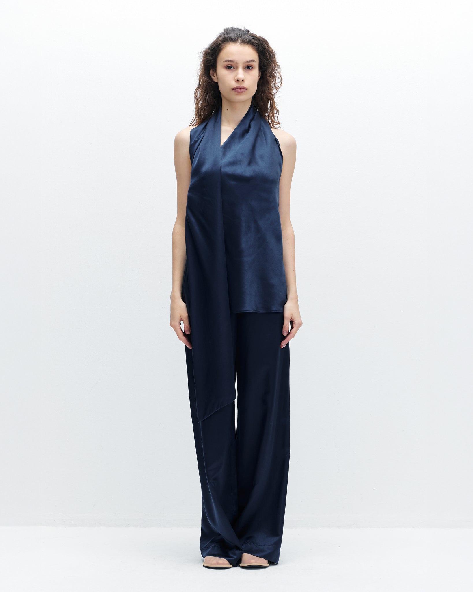 Rhiannon Pant in Sky Captain